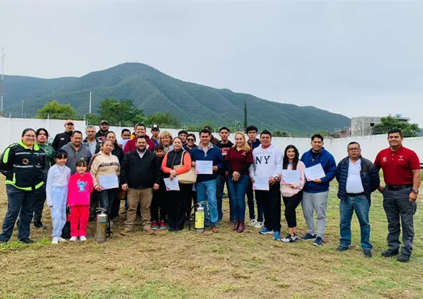 Comerciantes listos para la venta de pirotecnia con apoyo de Protección Civil