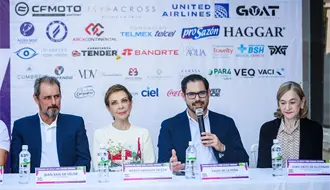 David de la Peña y Martha Sahagún encabezan segundo torneo de golf en Santiago, Nuevo León