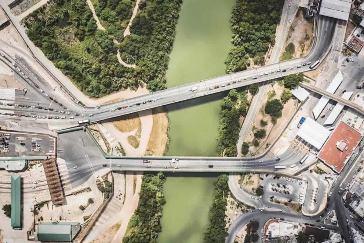 El nuevo sistema formará parte del programa de control migratorio automatizado del gobierno estadounidense, que busca fortalecer la seguridad fronteriza. Foto: Puentes Internacionales
