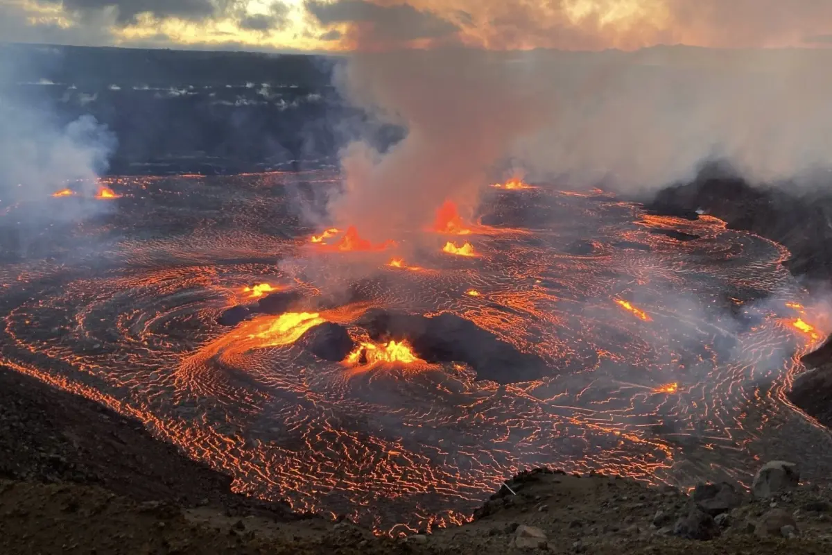 Volcán Kilauea en erupción Foto: X(Twtitter) @thetatvaindia