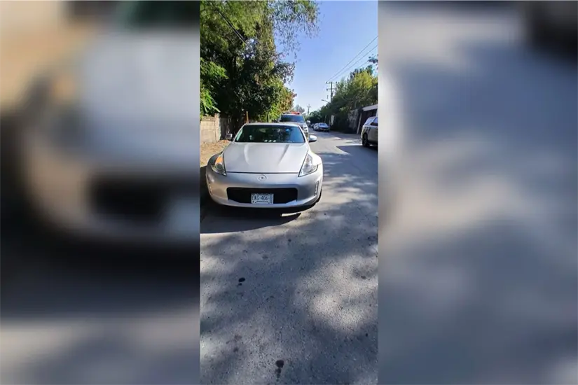 imagen recuadro Los dos hombres intentaron agredir físicamente a los elementos policiales. Foto: Policía de Santiago