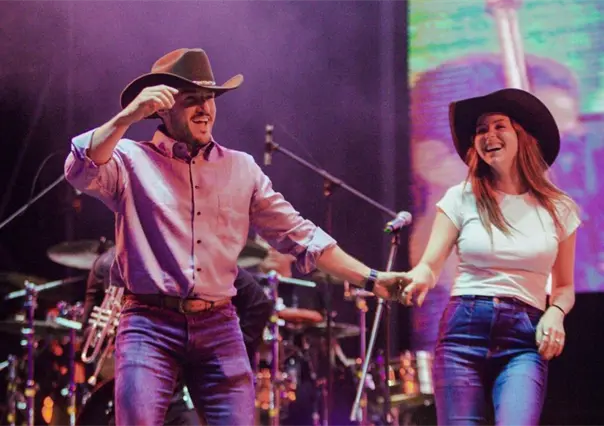 Samuel Garc&iacute;a y Mariana Rodr&iacute;guez desatan euforia al bailar con Alicia Villarreal en el MacroFest