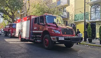 Incendio desata evacuación masiva en complejo de Santa María la Ribera, CDMX