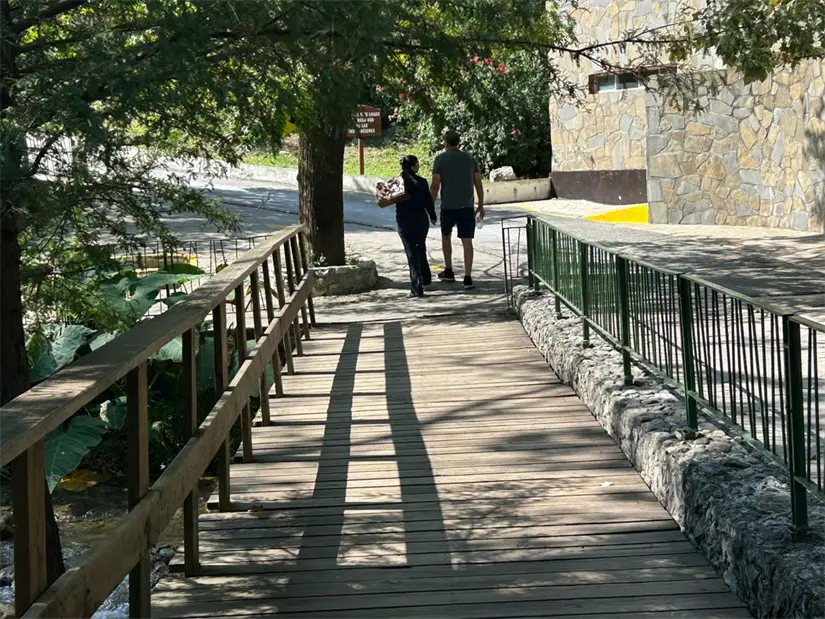 Descubre las increíbles rutas del Parque Cola de Caballo para disfrutar de un inolvidable paseo familiar en invierno. Foto: Diego Ovalle