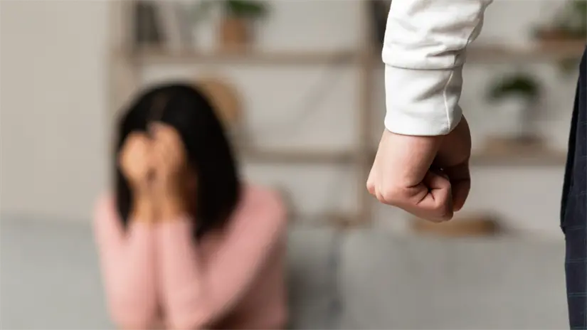 imagen recuadro 2025 se reportaron 444 casos en México, lo que equivale a un promedio de 1.8 feminicidios diarios, FOTO: | Imagein ilustrativa (Canva)