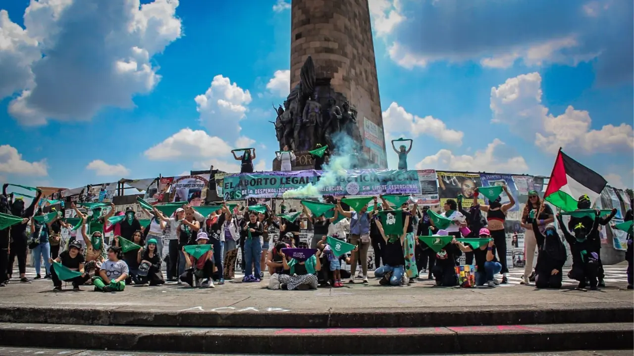 El Frente Feminista de Jalisco convoca a la marcha que se realiza este 25 de noviembre, en el marco del Día Nacional de la Eliminación de la Violencia contra la Mujer, bajo la consigna: “Sin justicia, las mujeres somos resistencia”, FOTO: Facebook ( El Frente Feminista)