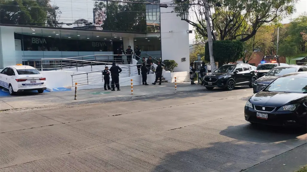 Balacera en banco de Naucalpan deja un herido y moviliza a policías