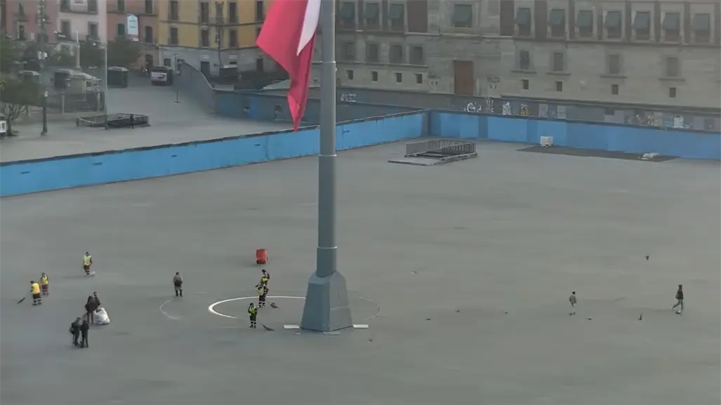 Marcha 25N en CDMX: vallas protegen Palacio Nacional en el Zócalo capitalino