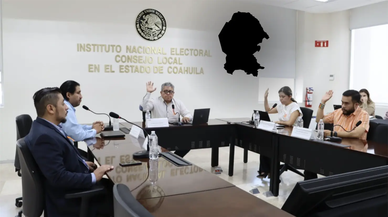 Funcionarios del INE Coahuila tomando protesta. (INE Coahuila)