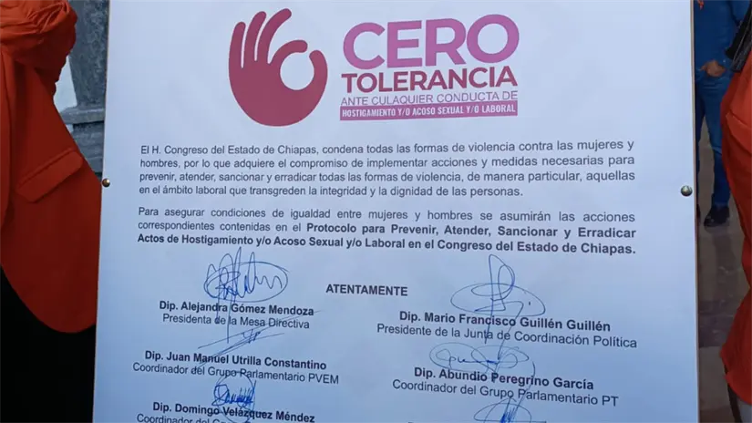 Acuerdo de cero tolerancia firmado por la totalidad de legisladores en Chiapas. Foto: María Inés Muñoz
