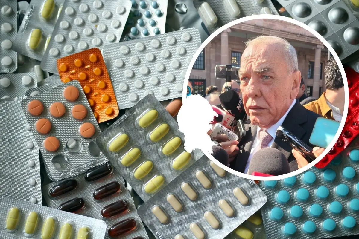 El secretario de salud, Eliud Aguirre se pronuncia respecto al abasto histórico de medicamentos en Coahuila / Foto: Marco Juárez | Canva
