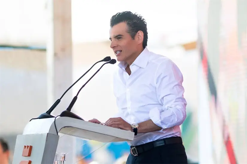 Flores Serna afirmó que la administración seguirá sumando esfuerzos con los distintos poderes y organismos. Foto: Gobierno de Nuevo León