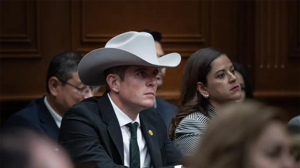 Aliado de Carlos Manzo impulsa pagos por denunciar delitos familiares