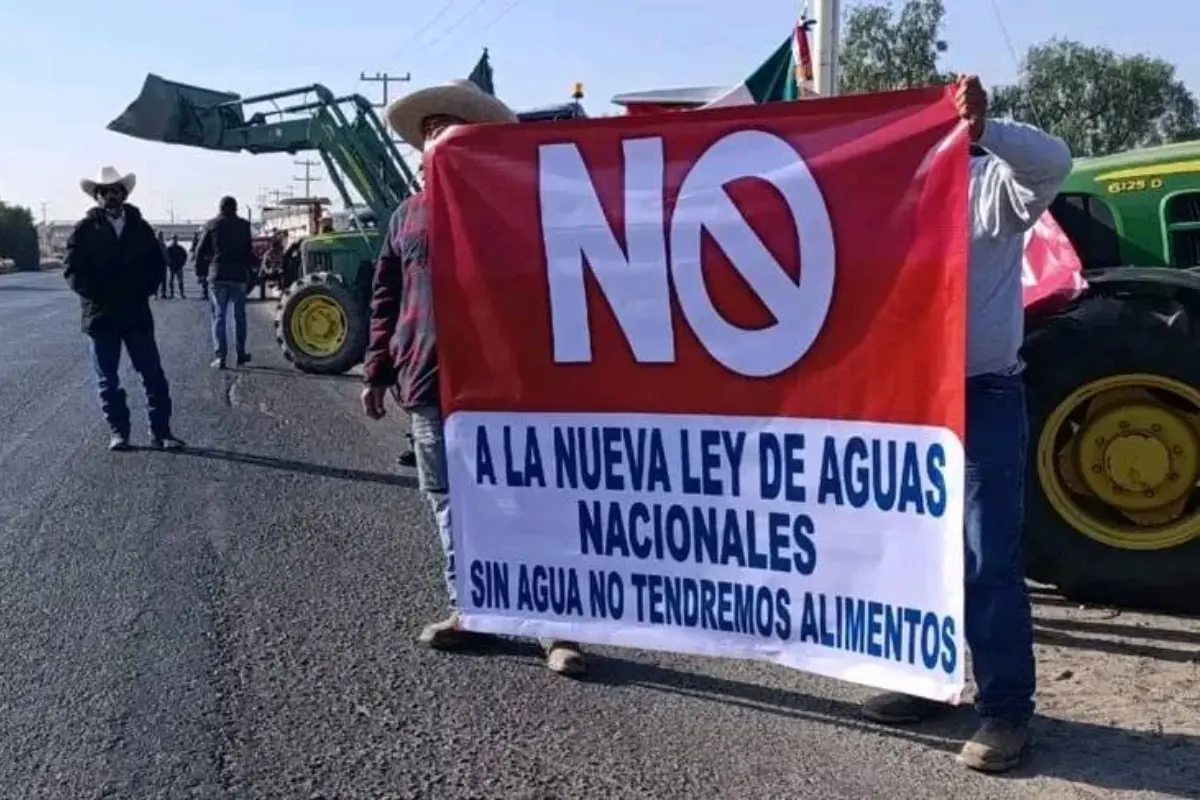 Protestantes contra la Ley de Aguas Foto: X(Twitter) @GARCIPAVON