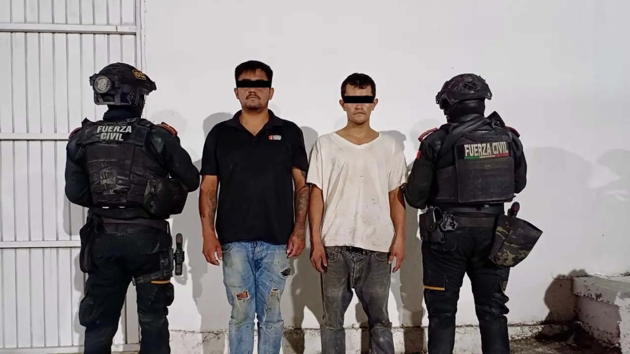 Hombres detenidos por Fuerza Civil por portar llevar equipo táctico. Foto: Fuerza Civil de Nuevo León
