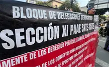 Integrantes de la CNTE y del sindicato mantienen protesta y plantón frente a la SEP en CDMX Integrantes de la CNTE y del sindicato mantienen protesta y plantón frente a la SEP en CDMX