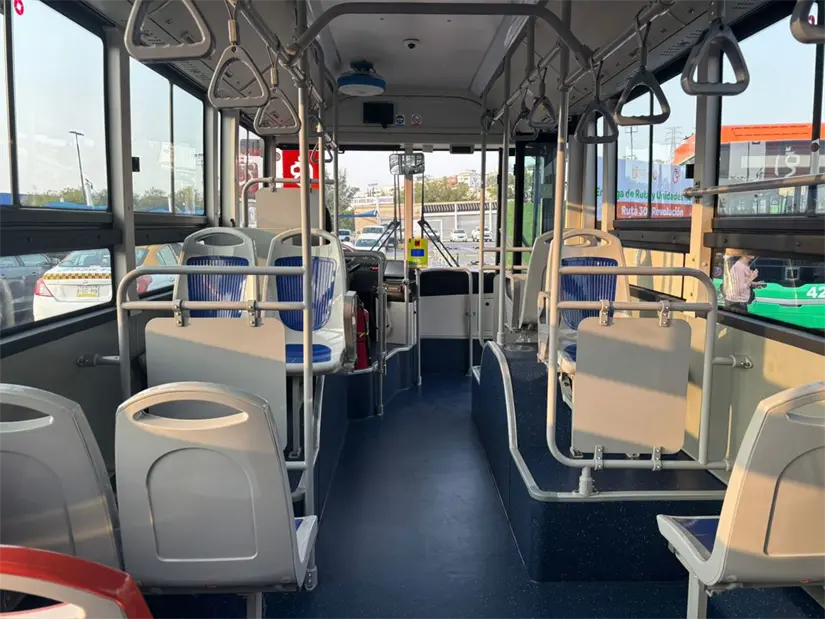 imagen recuadro Con la entrega de 20 nuevas unidades, Samuel García busca modernizar y fortalecer el transporte público en la ruta 301 de Nuevo León. Foto: Vianney Cadena