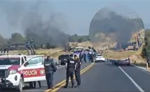 Bloqueo total en la autopista Puebla-Tlaxcala tras incendio de maquinaria