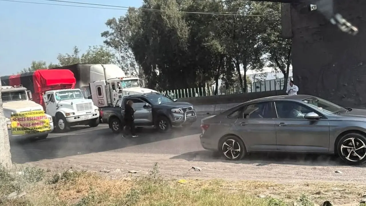 Transportistas bloquean accesos en Edomex, causando gran carga vial. | Foto: X (@izcallicom)