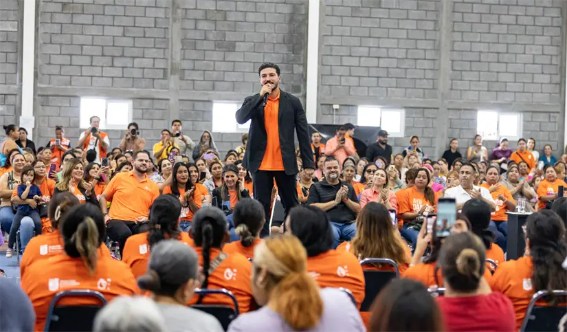 imagen recuadro Ciudadanos de Cadereyta junto a Samuel García. Foto: Gobierno de Nuevo León.