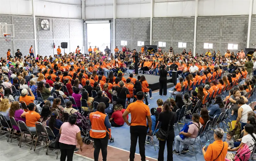 imagen recuadro Ciudadanos de Cadereyta con Samuel García. Foto: Gobierno de Nuevo León.