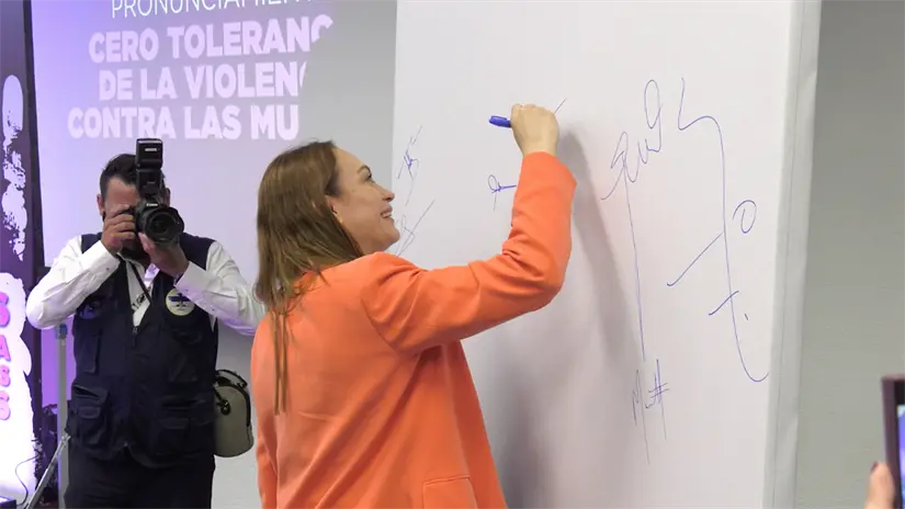 imagen recuadro Firma simbólica del pronunciamiento institucional. Foto: Poder Judicial de Nuevo León.