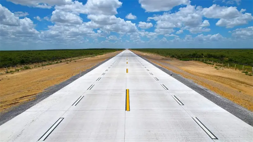 imagen recuadro La carretera La Gloria-Colombia es la ideal para viajar a cazar ofertas por el Black Friday en Laredo, Texas. Foto: Facebook El Gobierno de Nuevo León