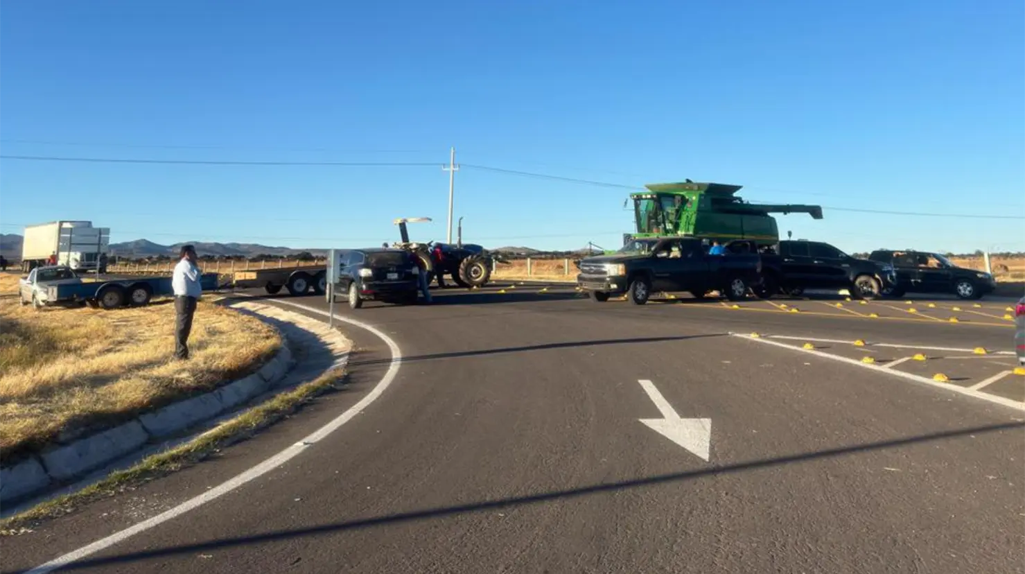 Empresarios empáticos con la manifestación de transportistas y campesinos. Foto: Irving Reyna.