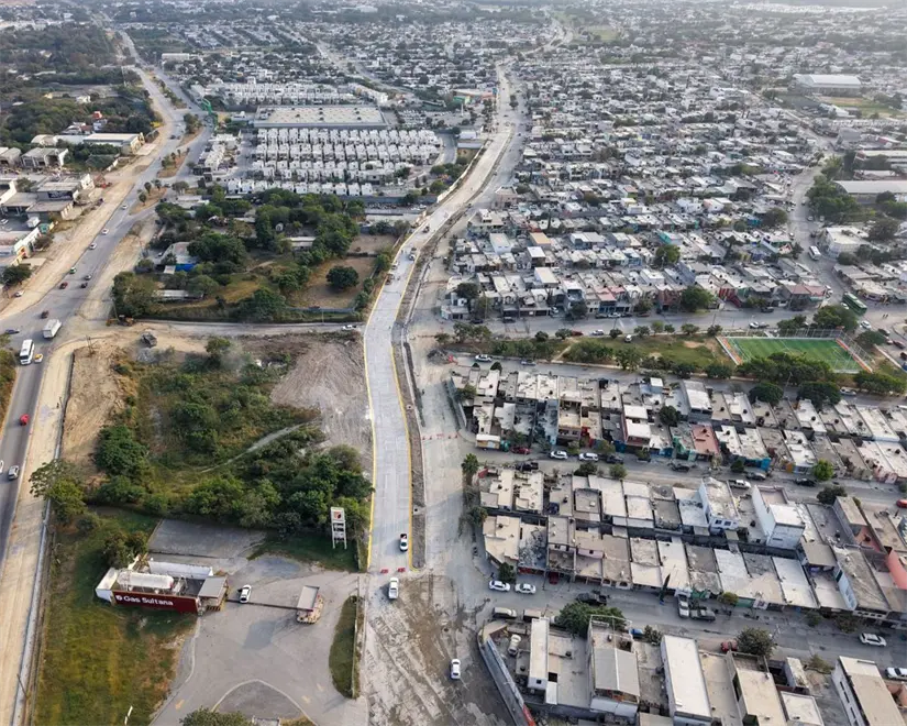 imagen recuadro En la imagen una vista aérea del Camino a las Espinas, vialidad pavimentada por el Gobierno de Juárez encabezado por el alcalde Félix Arratia Cruz. Foto: Gobierno de Juárez