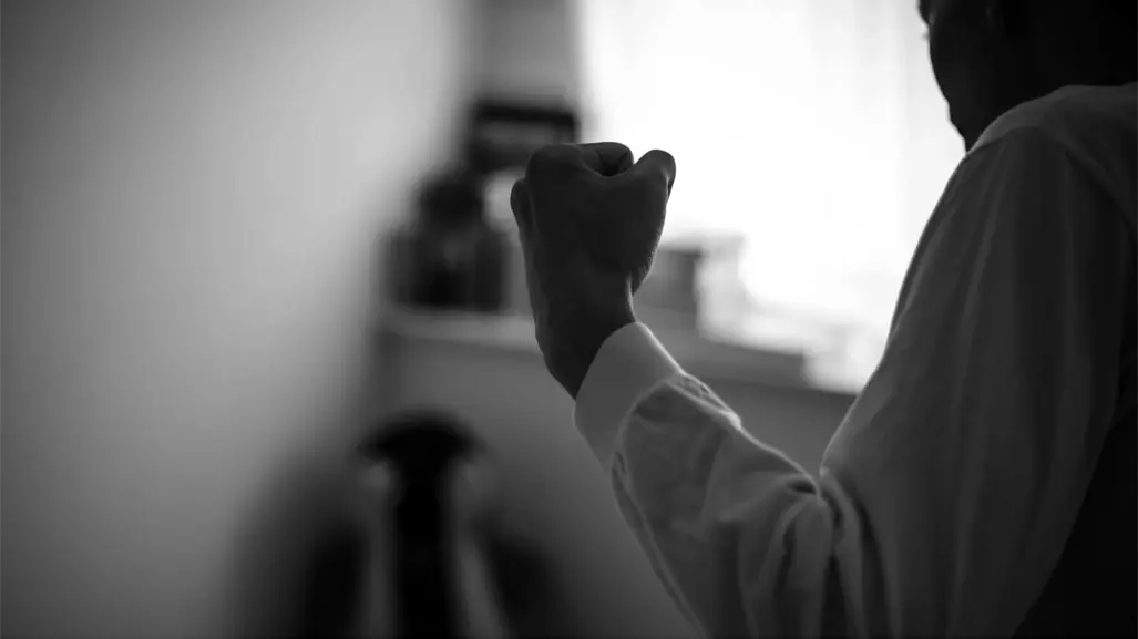 VIDEO | Hombre intimida con pistola a familiares de su exnovia en CDMX