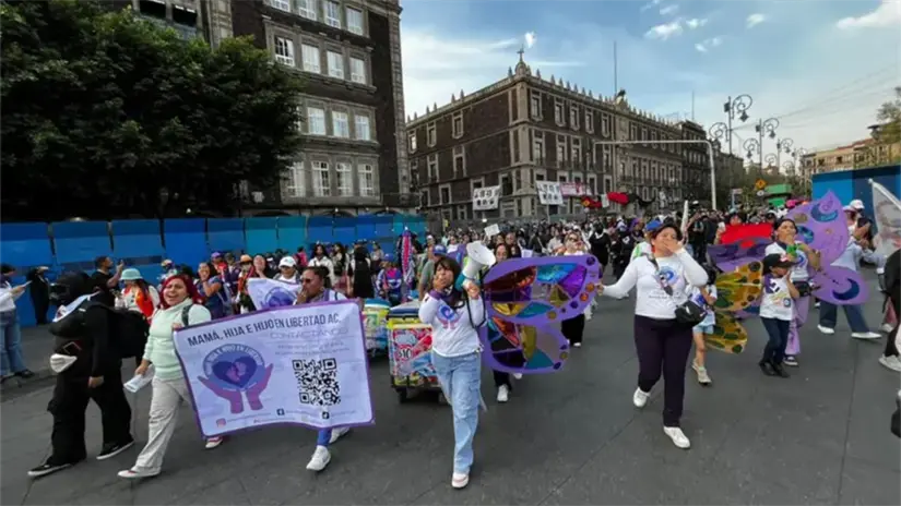 Marcha por el 25 N en CDMX. Foto: Mario Flores