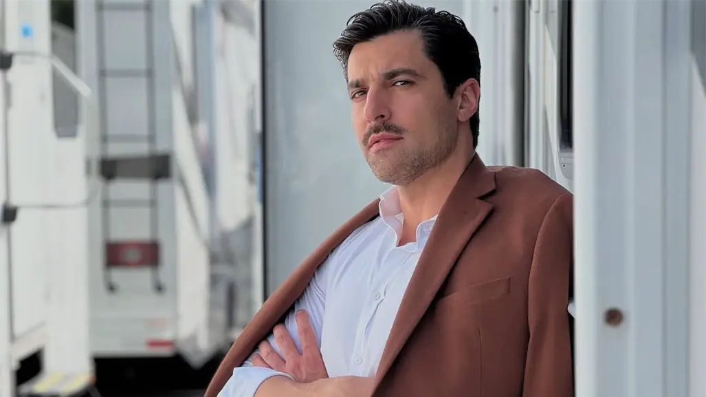 Osvaldo de León lanza contundente mensaje para las personas que celebran Halloween y Navidad