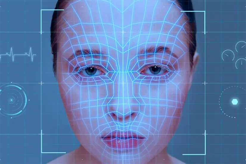 A partir de diciembre, cualquier persona que no sea ciudadana estadounidense deberá someterse a un registro biométrico facial obligatorio al entrar o salir del país. Foto: Freepik