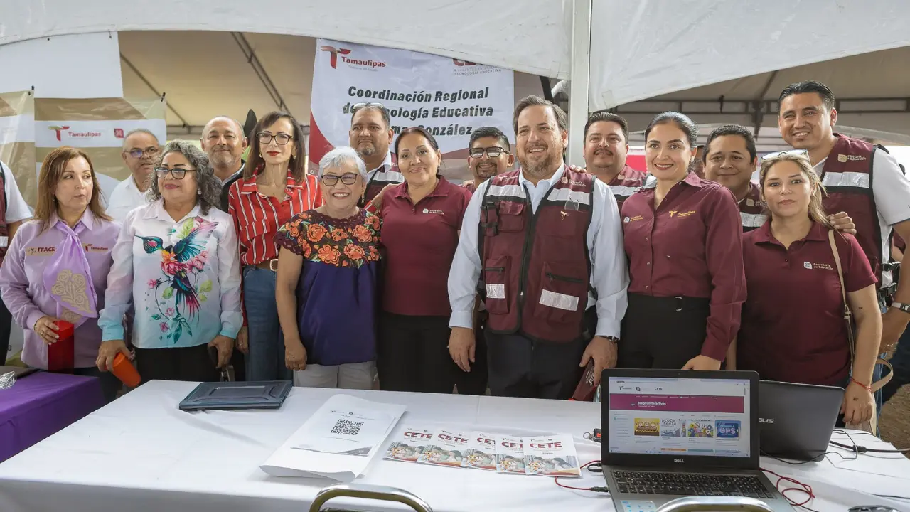 Personal de la Secretaría de Educación participó en la brigada del DIF Transformado Familias en el municipio de Aldama | Foto: SET