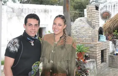 Conductora Vanessa Huppenkothen pasea en Tamaulipas y visita Spa