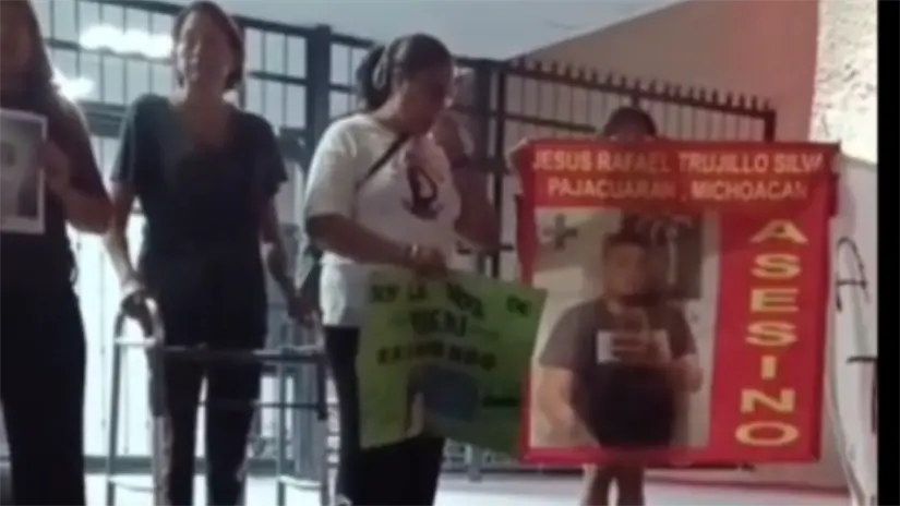 imagen recuadro Mantas con consignas y acusaciones en Tuxtla Gutiérrez. Foto: María Inés Muñoz