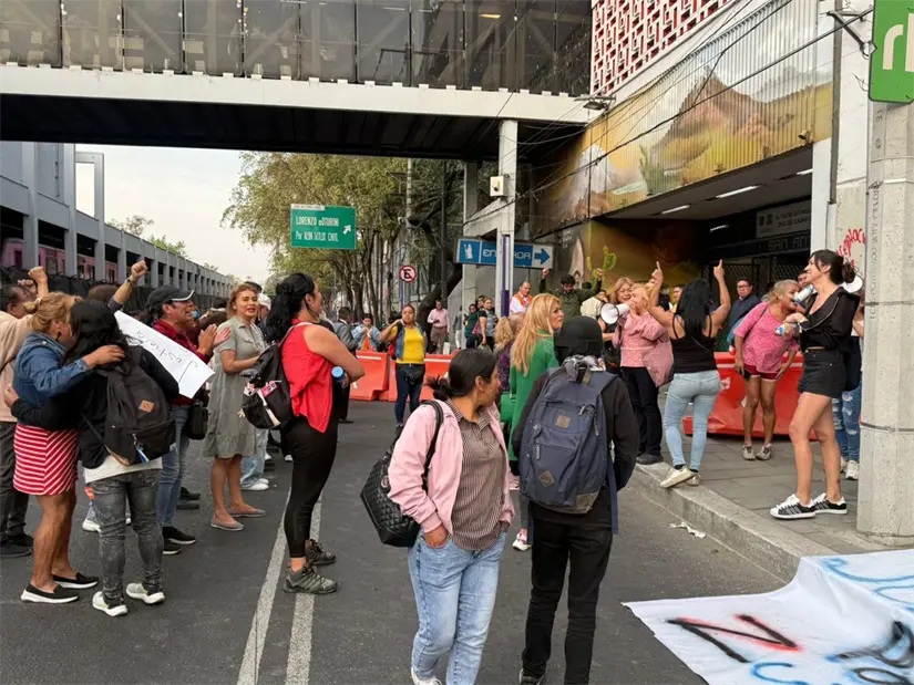 Manifestación en San Antonio Abad en CDMX. Foto: Luis Antonio Alfaro 