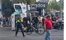 Ambulancia de Protección Civil vuelca en Eje Central tras fuerte choque en la Doctores, CDMX