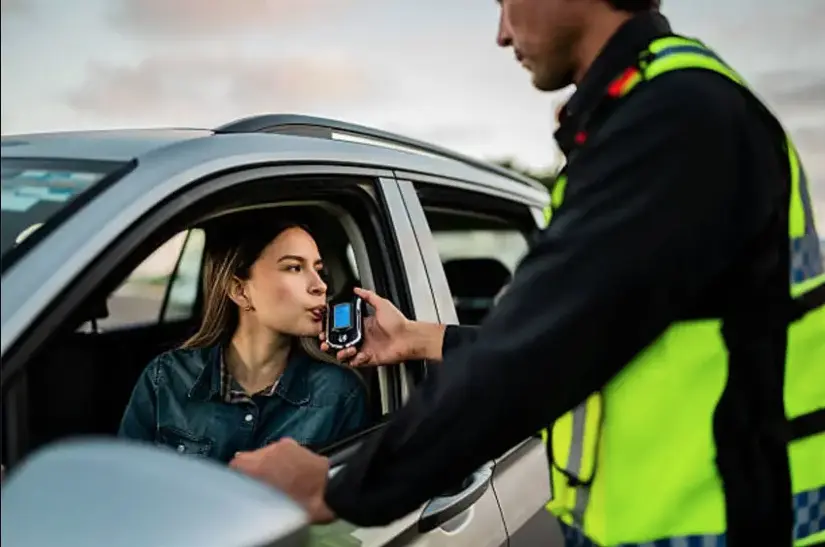 imagen recuadro Operativos antialcohol. Foto: Canva.