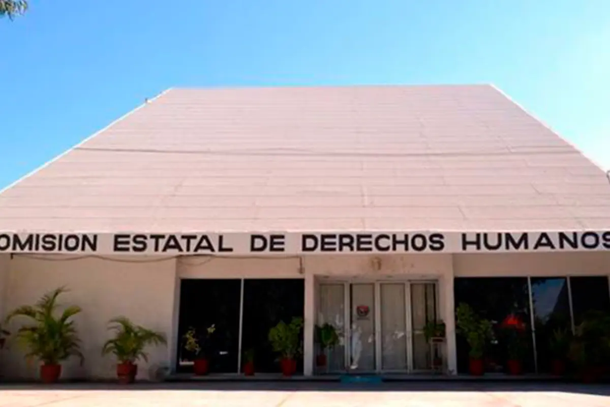 La presidenta de la CEDH, Charlene Ramos Hernández, destacó que este año se amplió el periodo de inscripción por solicitud ciudadana. El reconocimiento será entregado el 5 de diciembre. Foto: CEDH BCS.