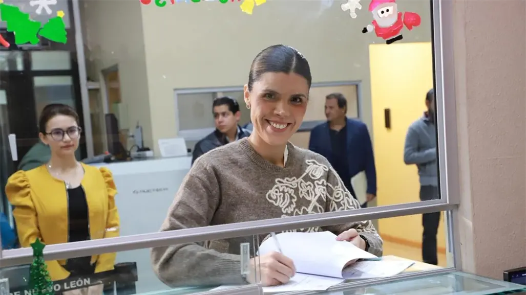 Claudia Caballero propone auditar gastos médicos mayores en Nuevo León