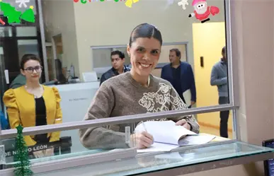 Claudia Caballero propone auditar gastos médicos mayores en Nuevo León