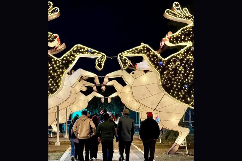 imagen recuadro Con más de 200 figuras iluminadas el recinto se convertirá en un espectáculo completamente navideño | Foto: Nuevo Laredo De Mis Amores | gobierno de Nuevo Laredo