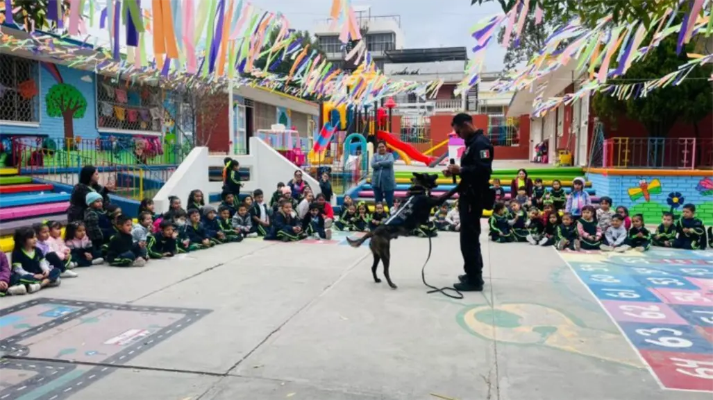 Comisaría de Seguridad en Saltillo y binomios caninos visitan escuelas