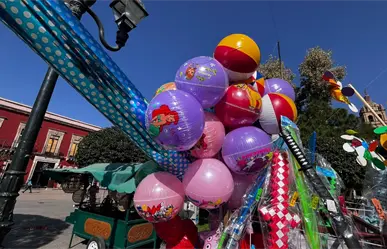 Informales afectan a globeros de la Plaza de Armas durante temporada decembrina