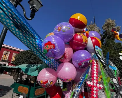 Informales afectan a globeros de la Plaza de Armas durante temporada decembrina
