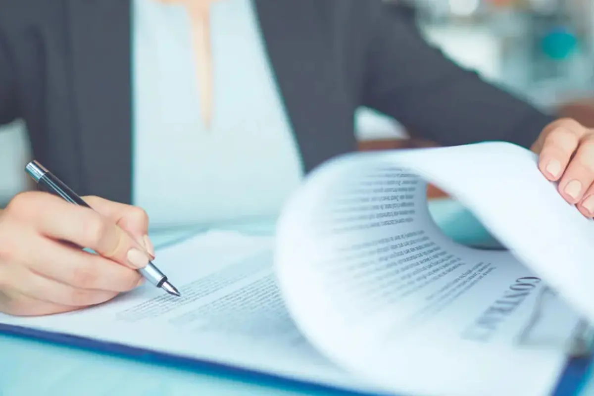 La titular de la dependencia, Luisa Eugenia Manautou Galván, explicó que las disposiciones forman parte de una estrategia integral de control y supervisión del padrón estatal de proveedores. Foto: Freepik