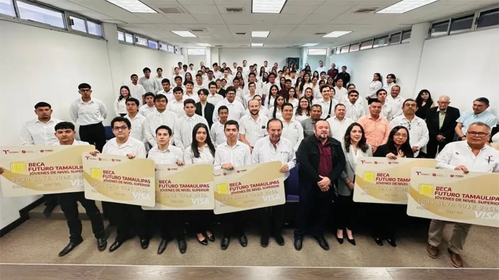 Buscan fortalecer la educación superior en Tamaulipas con entrega de becas educativas