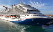 Llega a La Paz el crucero Carnival Panorama con más de 4 mil pasajeros