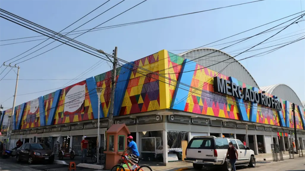 Padre e hijo son baleados en un mercado de Iztacalco tras ser acusados de presunta extorsión